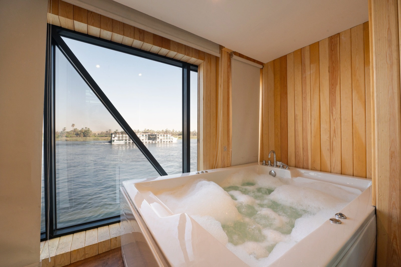 Facilities aboard the Concerto III Nile Cruise Nile cruise